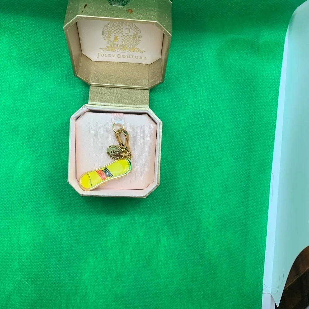Juicy Couture Limited Edition Snowboard Charm - Picture 8 of 8